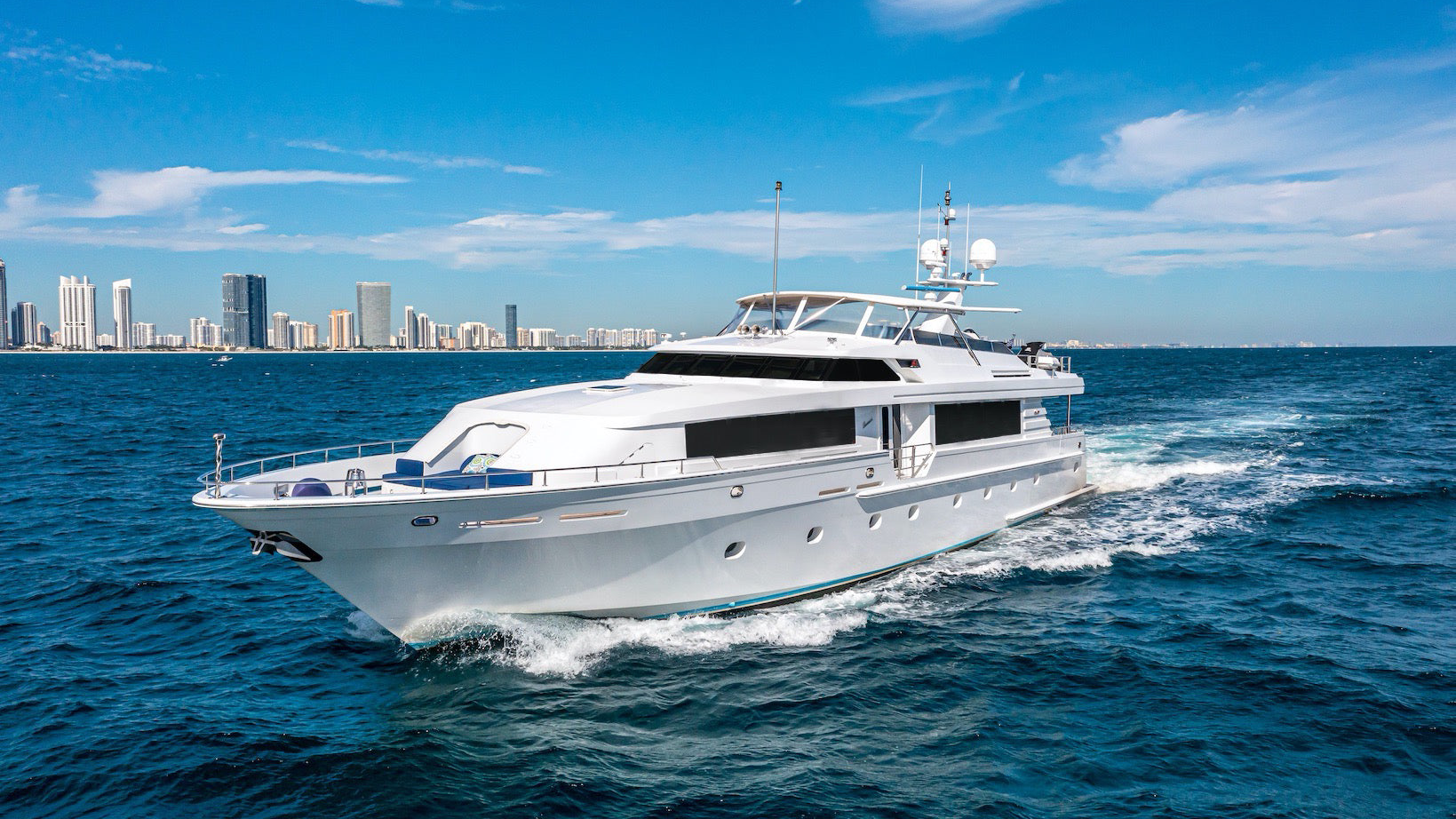 Luxury Yacht Experience — 118' Intermarine